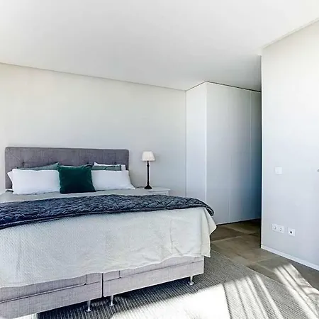 Carvoeiro Sleeps 8 With Pool And Wifi Villa